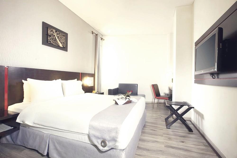 Oak Tree Urban Hotel Dżakarta Zewnętrze zdjęcie